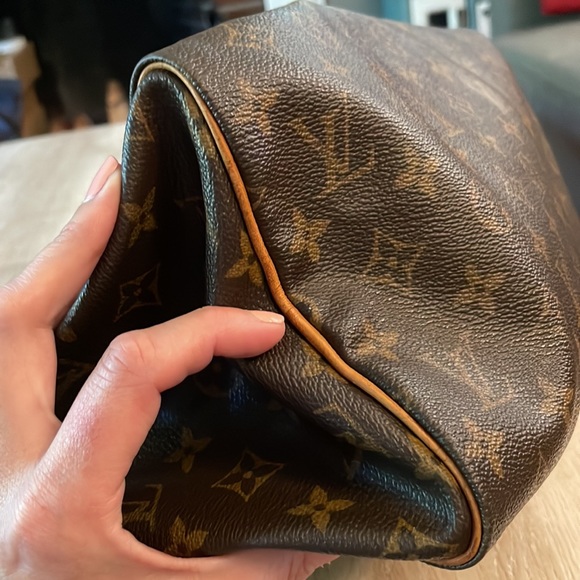Louis Vuitton Monogram Speedy 30 - Picture 8 of 17